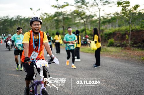 Race photo from Arutmin Borneo Run 2024