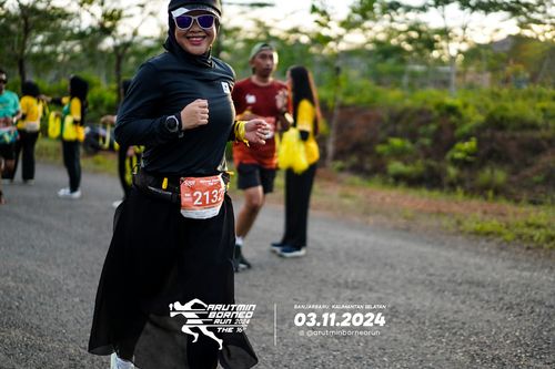 Race photo from Arutmin Borneo Run 2024