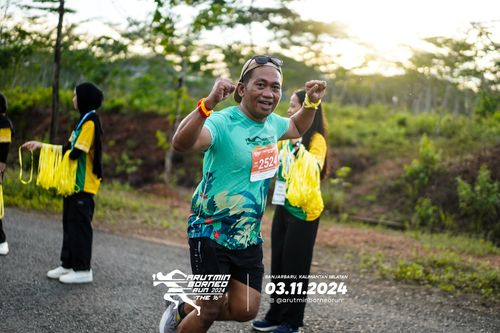 Race photo from Arutmin Borneo Run 2024