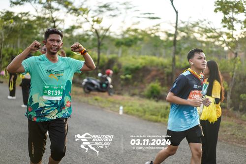 Race photo from Arutmin Borneo Run 2024