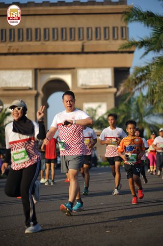 Race photo from Kediri Half Marathon 2024