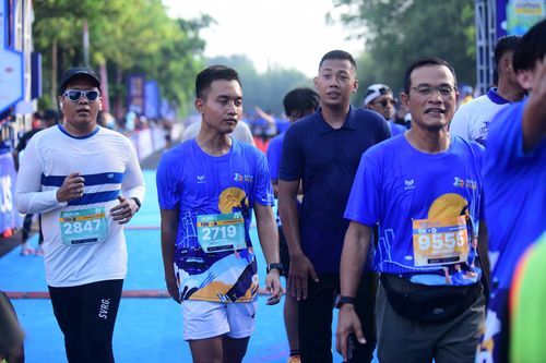 Race photo from Isoplus Run 2024 Surabaya