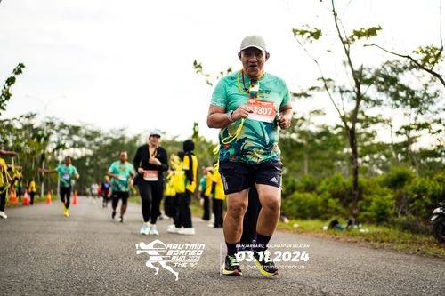Race photo from Arutmin Borneo Run 2024