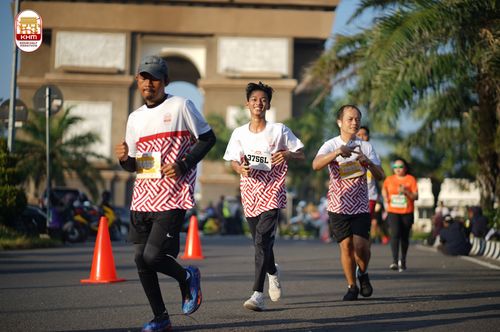 Race photo from Kediri Half Marathon 2024