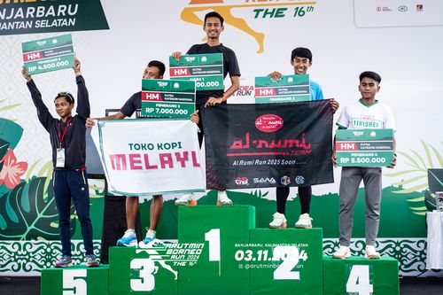 Race photo from Arutmin Borneo Run 2024