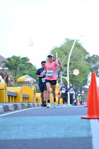 Race photo from KEMLU RUN 2025