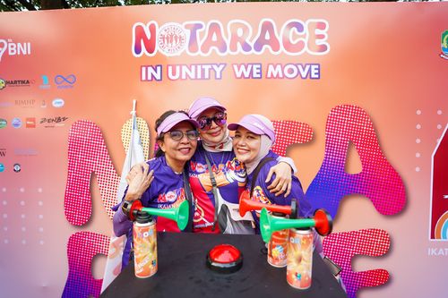 Race photo from NOTARACE 2025