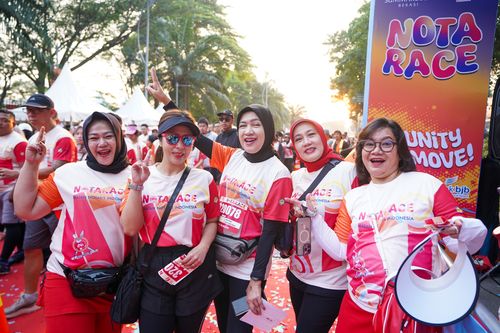 Race photo from NOTARACE 2025