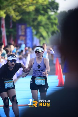Race photo from Isoplus Run 2024 Surabaya