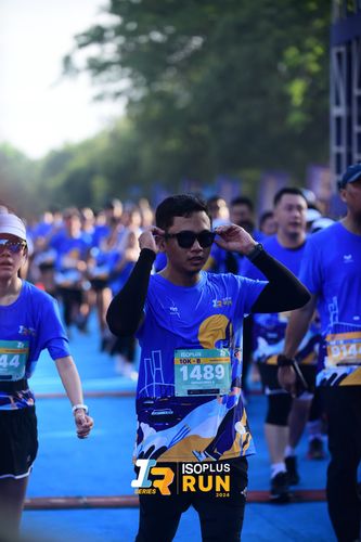 Race photo from Isoplus Run 2024 Surabaya