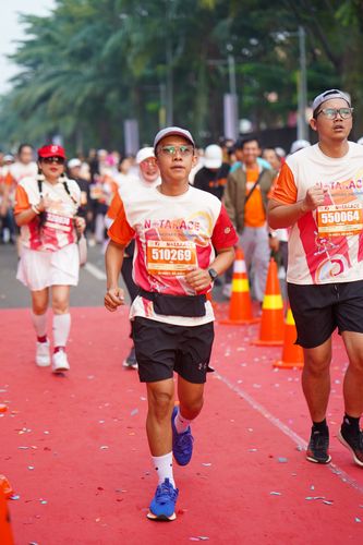 Race photo from NOTARACE 2025