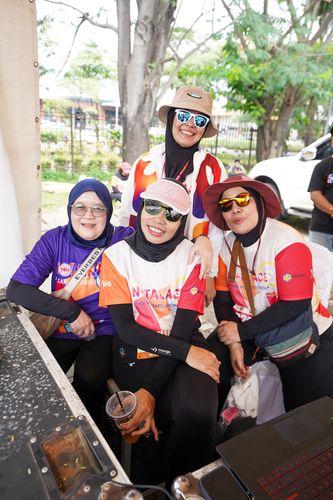 Race photo from NOTARACE 2025