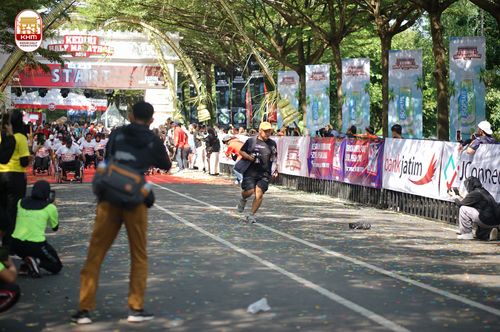 Race photo from Kediri Half Marathon 2024