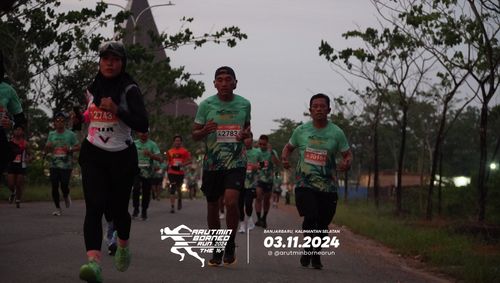 Race photo from Arutmin Borneo Run 2024