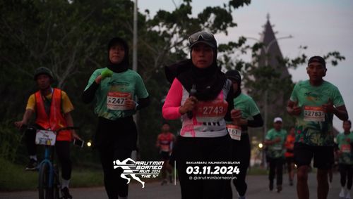 Race photo from Arutmin Borneo Run 2024