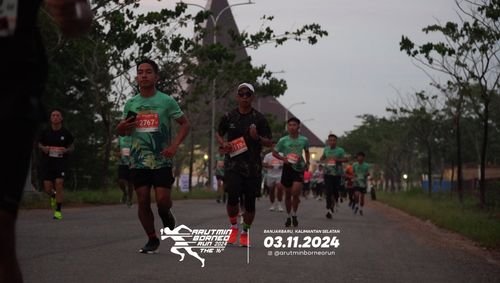 Race photo from Arutmin Borneo Run 2024
