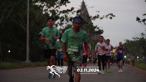 Race photo from Arutmin Borneo Run 2024