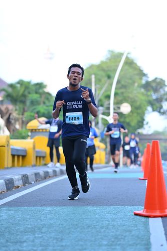 Race photo from KEMLU RUN 2025