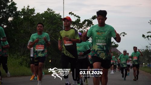 Race photo from Arutmin Borneo Run 2024