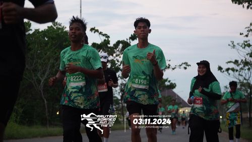 Race photo from Arutmin Borneo Run 2024