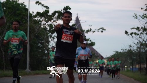 Race photo from Arutmin Borneo Run 2024