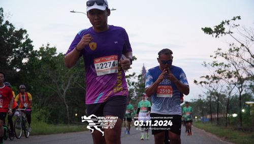 Race photo from Arutmin Borneo Run 2024