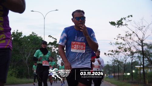 Race photo from Arutmin Borneo Run 2024