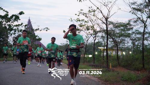 Race photo from Arutmin Borneo Run 2024
