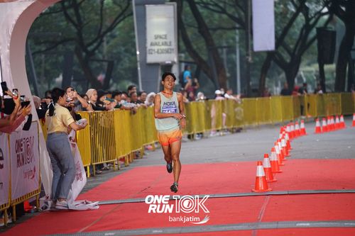 Race photo from ONE RUN 10 K