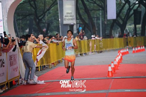 Race photo from ONE RUN 10 K