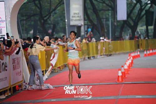 Race photo from ONE RUN 10 K