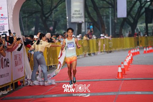 Race photo from ONE RUN 10 K