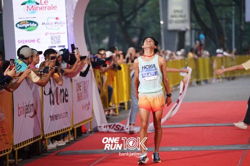 Race photo from ONE RUN 10 K