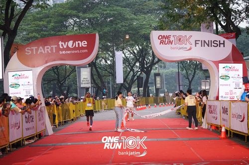 Race photo from ONE RUN 10 K