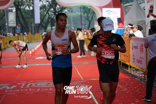 Race photo from ONE RUN 10 K