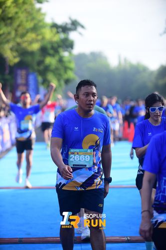 Race photo from Isoplus Run 2024 Surabaya
