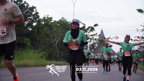 Race photo from Arutmin Borneo Run 2024
