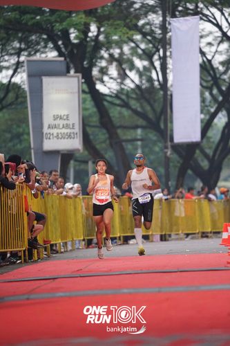 Race photo from ONE RUN 10 K