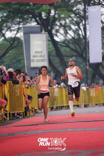 Race photo from ONE RUN 10 K