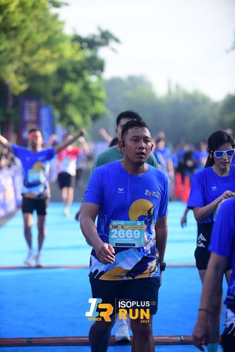Race photo from Isoplus Run 2024 Surabaya