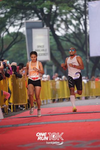 Race photo from ONE RUN 10 K