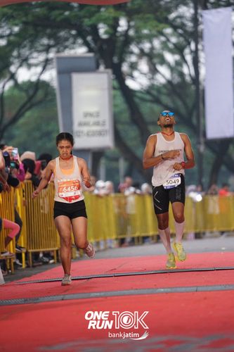 Race photo from ONE RUN 10 K