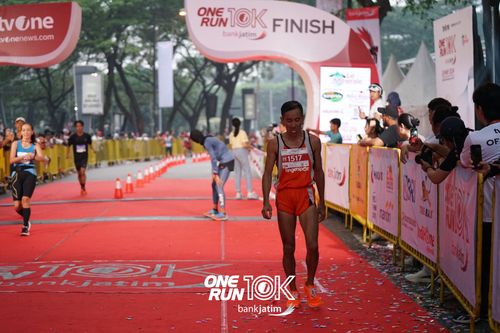 Race photo from ONE RUN 10 K