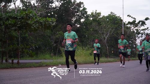 Race photo from Arutmin Borneo Run 2024