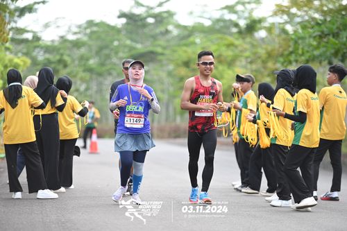 Race photo from Arutmin Borneo Run 2024