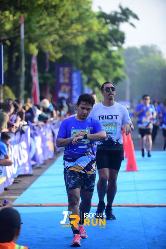 Race photo from Isoplus Run 2024 Surabaya