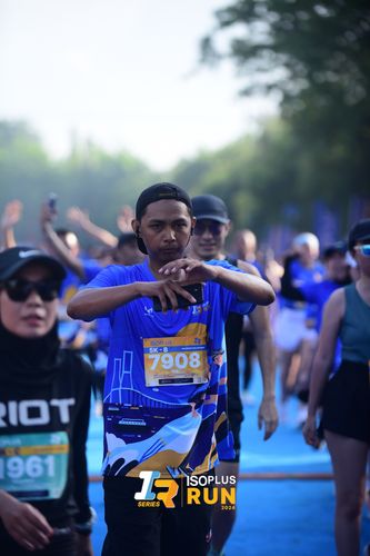 Race photo from Isoplus Run 2024 Surabaya