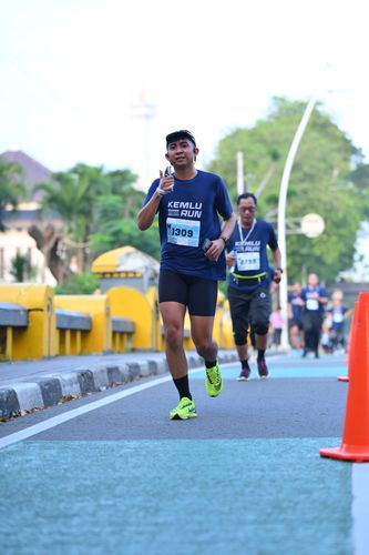 Race photo from KEMLU RUN 2025
