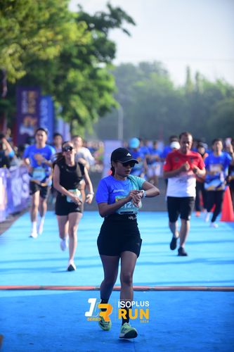 Race photo from Isoplus Run 2024 Surabaya