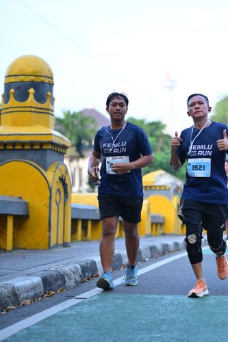 Race photo from KEMLU RUN 2025